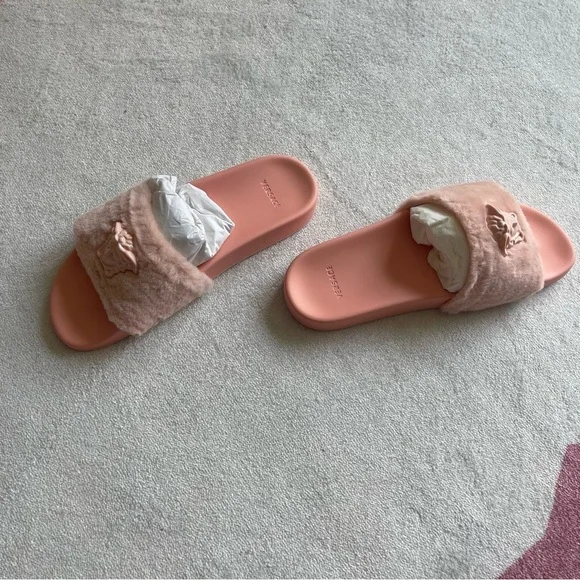 Versace Women’s La Medusa Faux Fur Slide 'Pale Pink' Size 41 - Picture 7 of 10